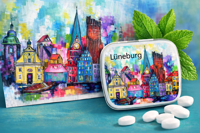 Pfefferminzpastillen (mit Zucker) 23 g in schöner Dose mit Lüneburg-Motiv und A6-Postkarte mit gleichem Lüneburg-Motiv