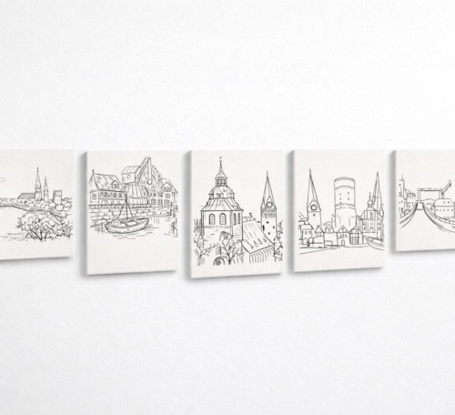 Fünf handgezeichnete Lüneburg-Motive à 50 x 30 cm als hochwertige Leinwände – bereit zum Selbst-Ausmalen.