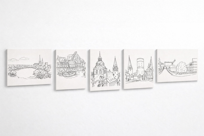 Fünf handgezeichnete Lüneburg-Motive à 50 x 30 cm als hochwertige Leinwände – bereit zum Selbst-Ausmalen.